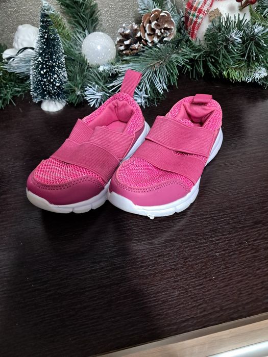 Vand papuci second-hand