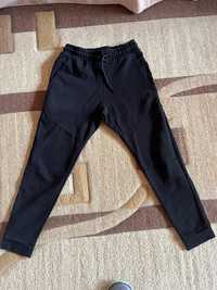 Vand pantaloni nike tech negrii