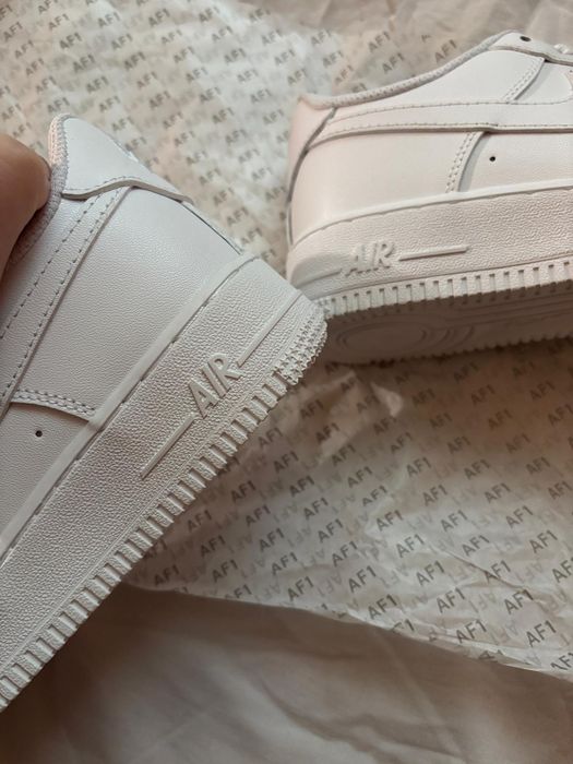 Vând af1 noi nepurtati