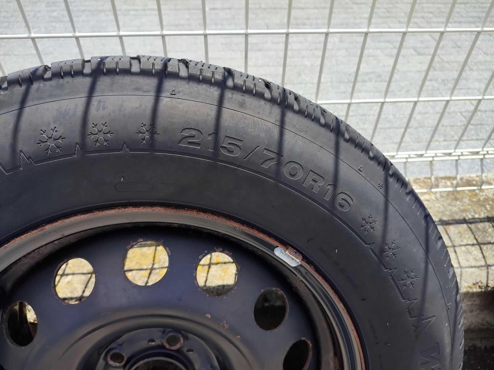 273 - 4бр. Стоманени джанти 16'' 5x108 с гуми 215/70R16 Opel