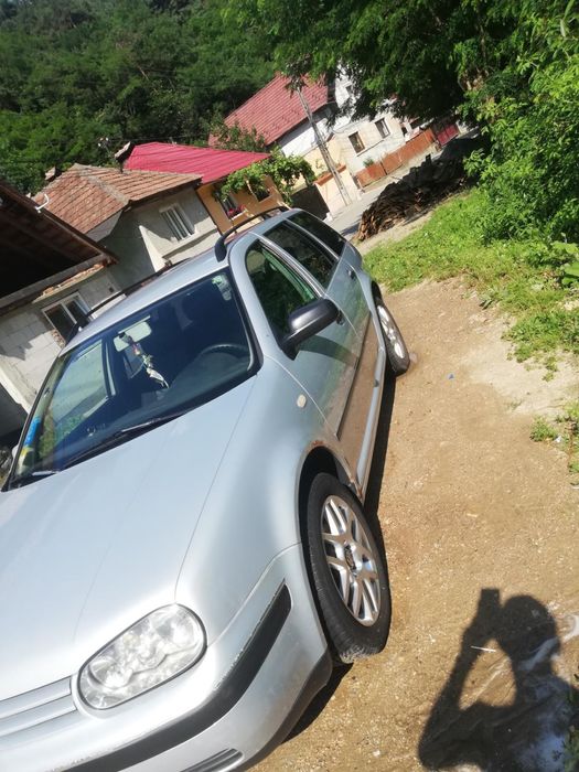 Vand golf 4 19 Tdi 116 cai stare buna mici defecte datorita varstei