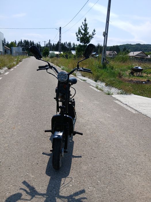 Vând scuter cu motor de cositoare