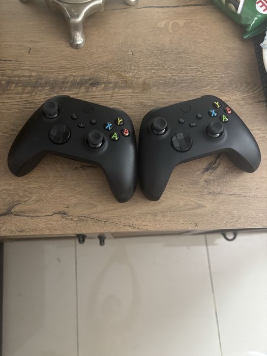 xbox one S 1tb 2 manete plus jocuri