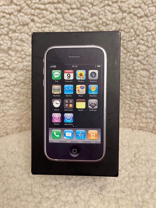 iPhone 3G 8GB перфектен!