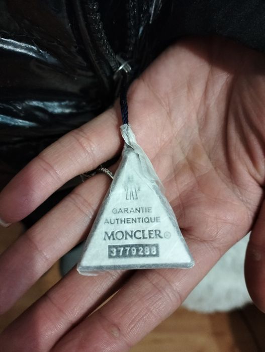 Geaca Moncler mărimea 4(M-L)