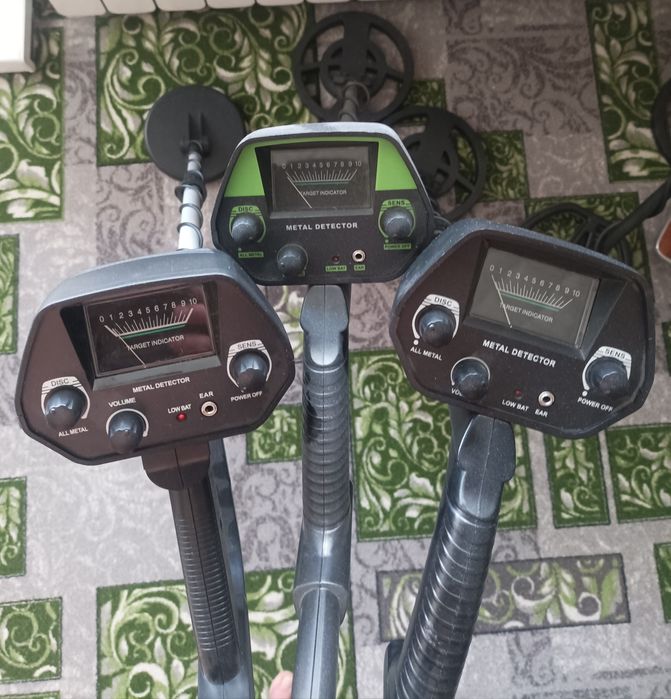 Новые металлоискатели MD 4030 . Цены разные.