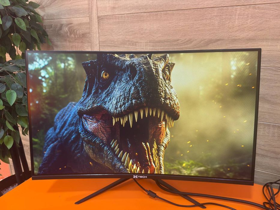 Продается кейс и монитор