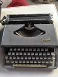 Masina de scris vintage Consul cu husa originala