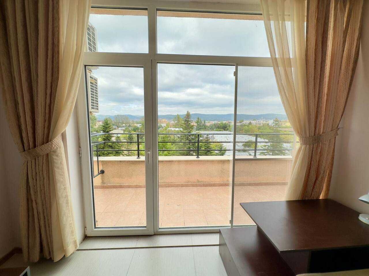 Продава се Двустаен апартамент в к.к. Слънчев бряг - 66000 кв.м за 1 €/кв.м - Снимка #1