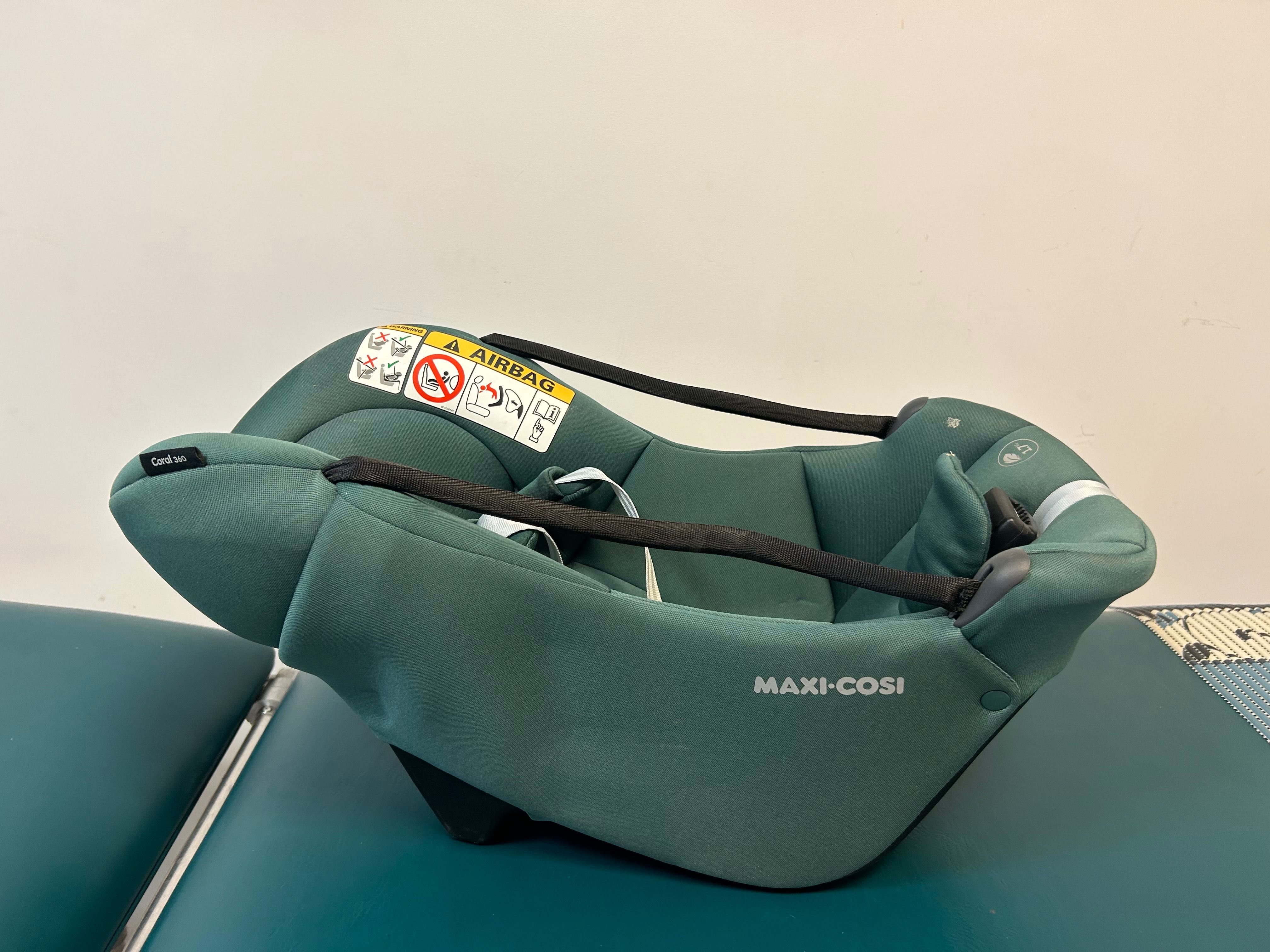Столче за кола с база Maxi cosi