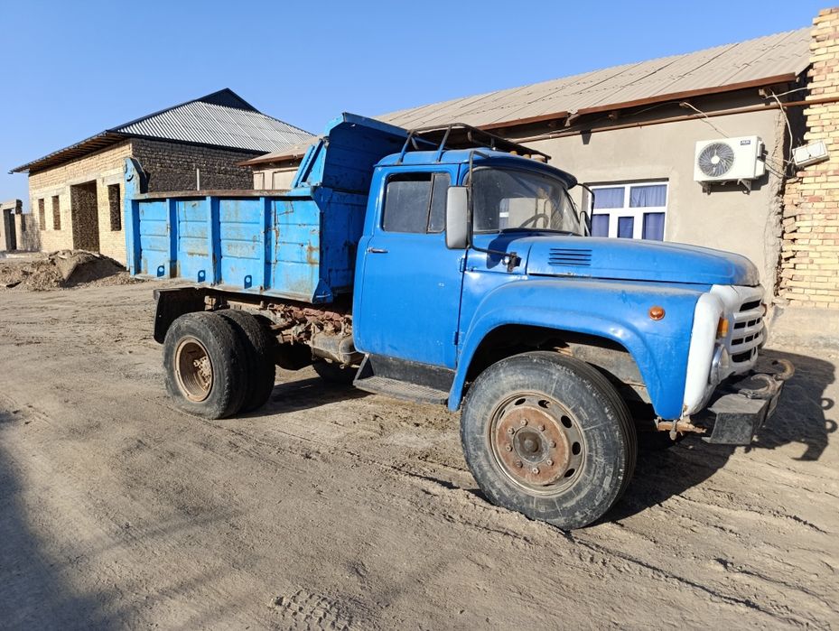 Zil samosval sotiladi