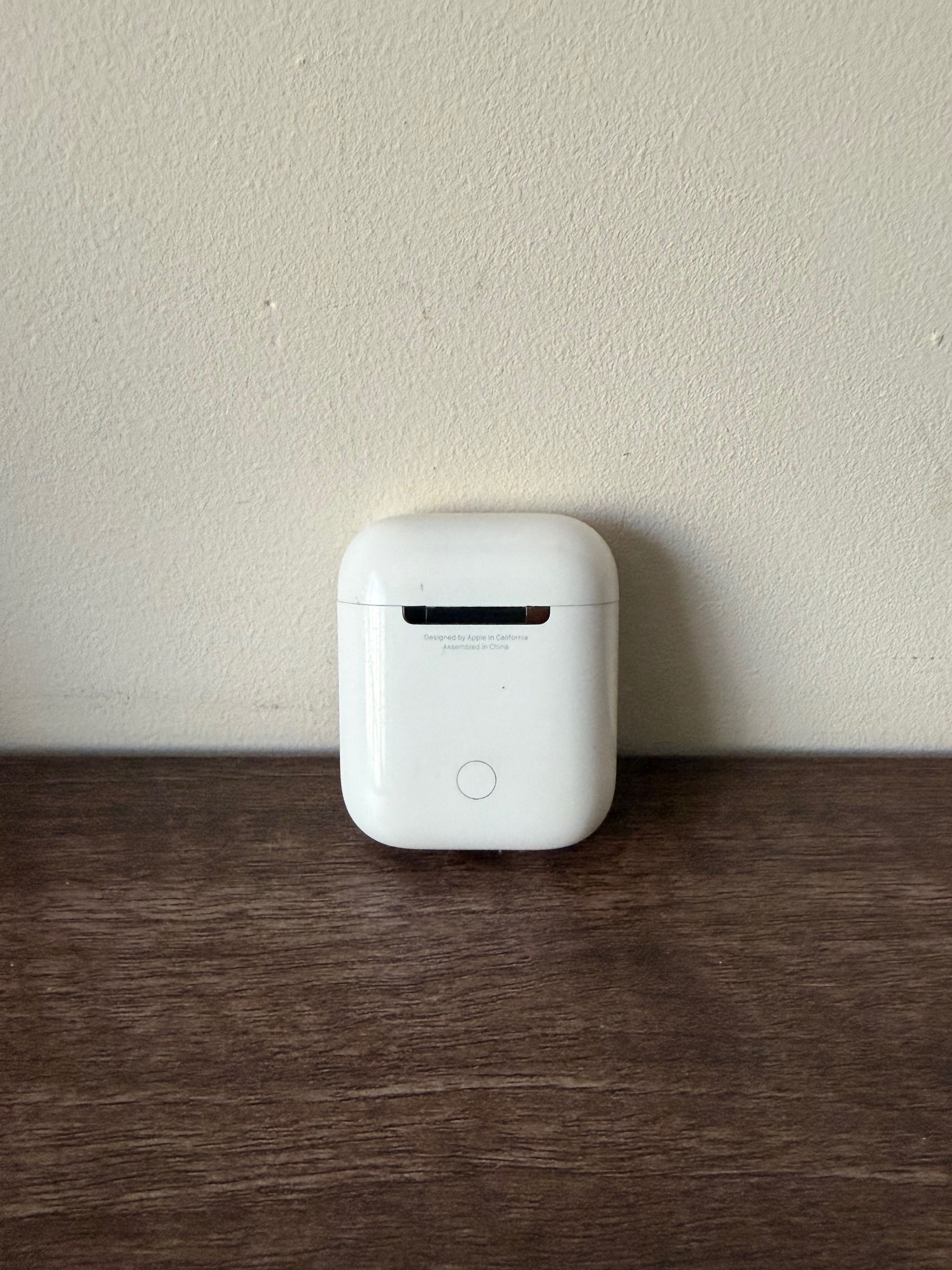 Оригинални безжични слушалки Apple Airpods