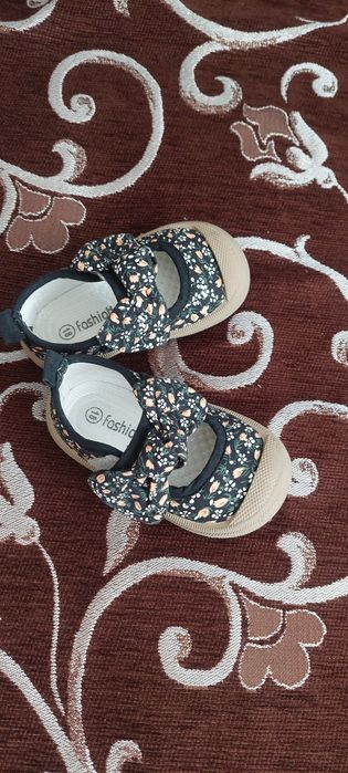 Sandale 18 fetite
