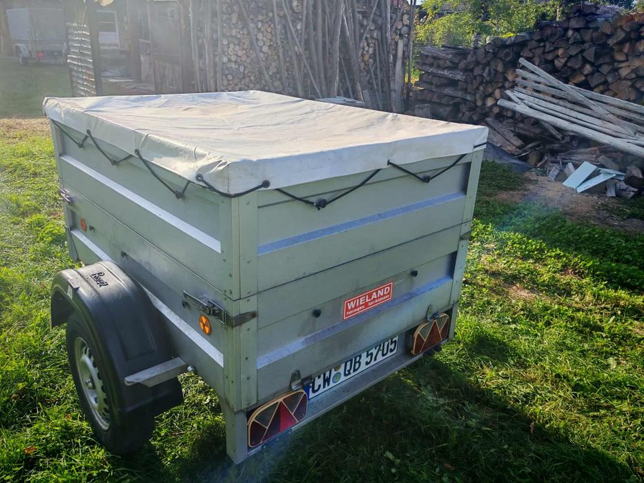 Vand remorca 650 kg in stare perfecta