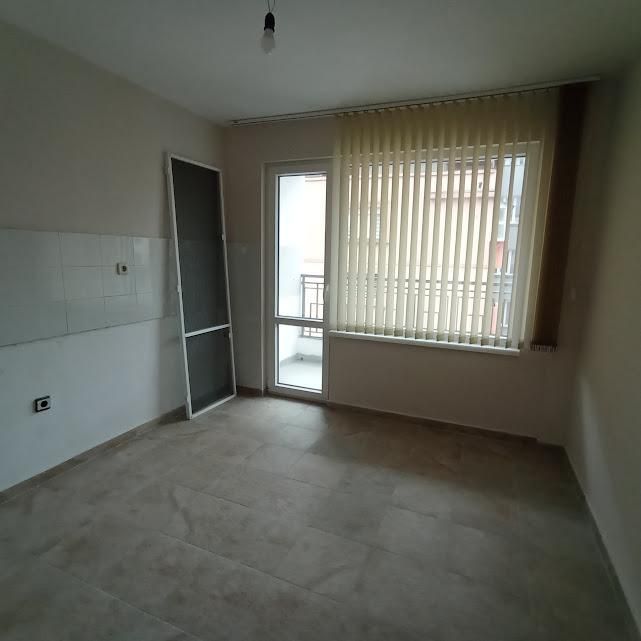 Дава се под наем Офис в Бургас, Възраждане - 25 кв.м за 255 € - Снимка #2