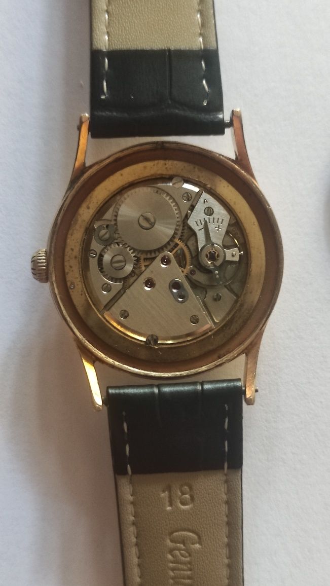 Ceas Zentra model DUOPAC. Ceasul este servisat.