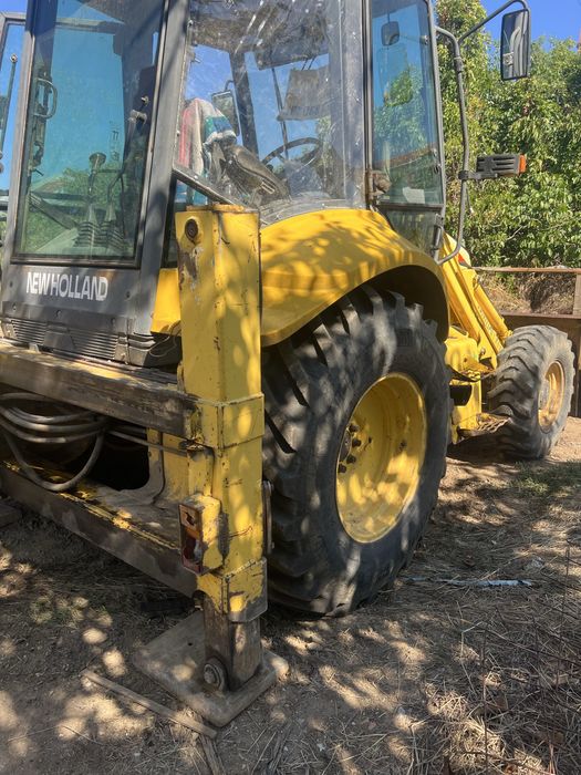 De vanzare buldoexcavator New Holland