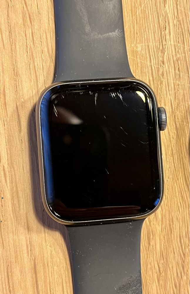 Apple watch SE 44 mm E-sim
