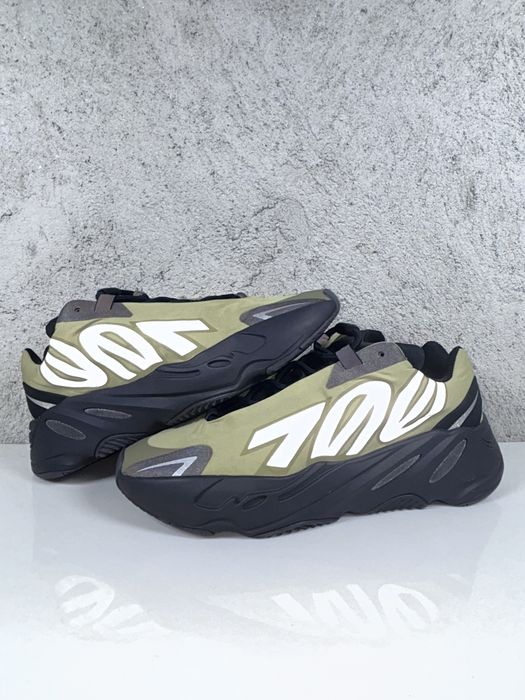 Adidas Yeezy Boost 700 MNVN Resin