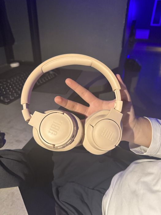 продам jbl 710bt