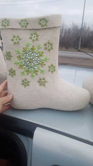 Валенки женские с вышивкой