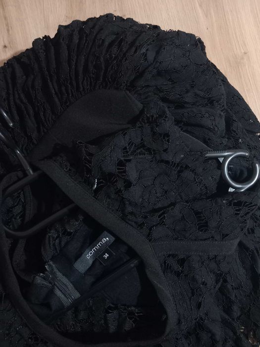 Официална дантелена рокля Comma