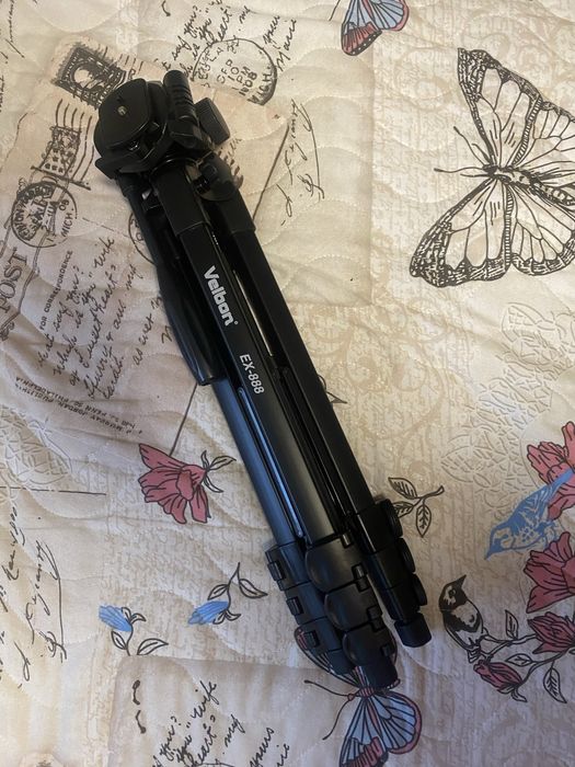 Nikon D5100 + обективи, аксесоари и статив Velbon EX-888