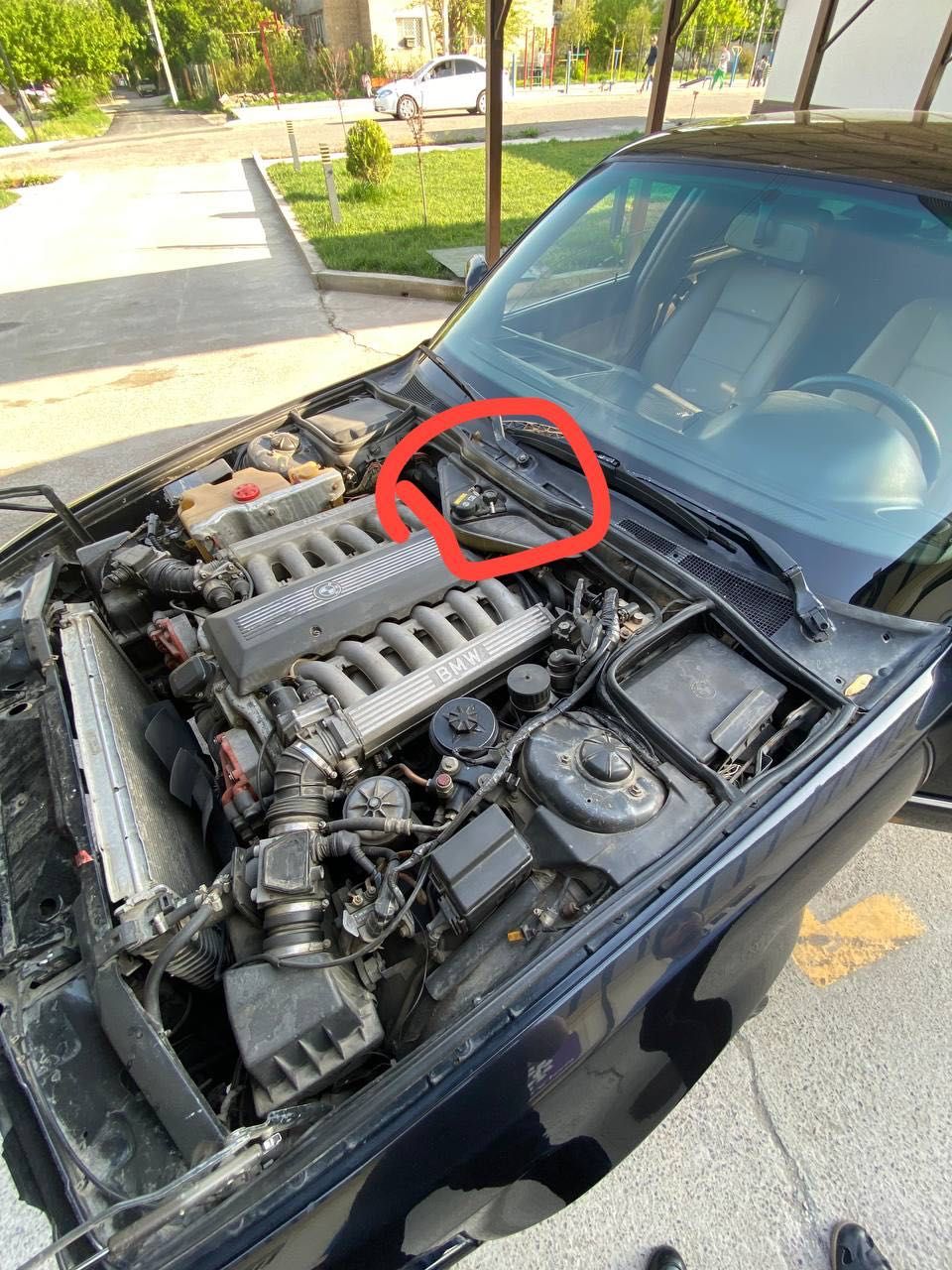 Уникальный BMW E32 V12 в отличном состоянии