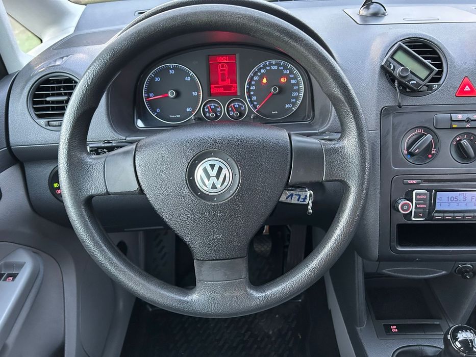 Vw Caddy 2010/1,9/Impecabila/4750€€€/Fara rugina/