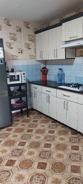 Яшаш учун ховли арендага берилади адрес: Дошкольная 18-мактаб