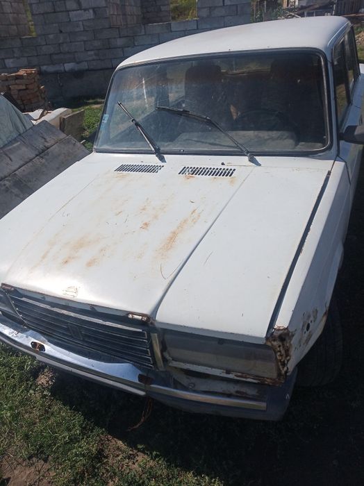 Продам ВАЗ 2107 по запчастям