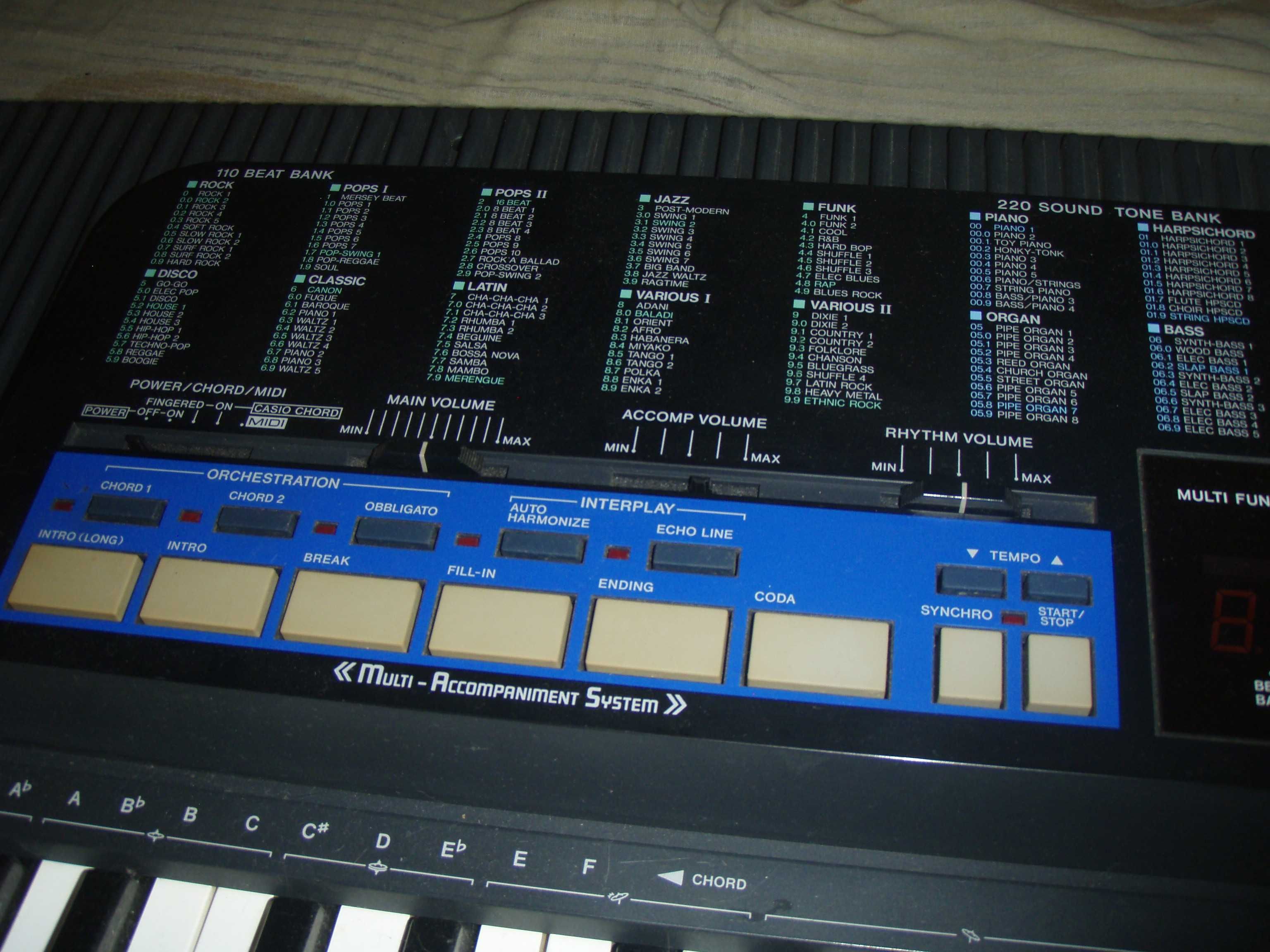 Orga Casio CT-670