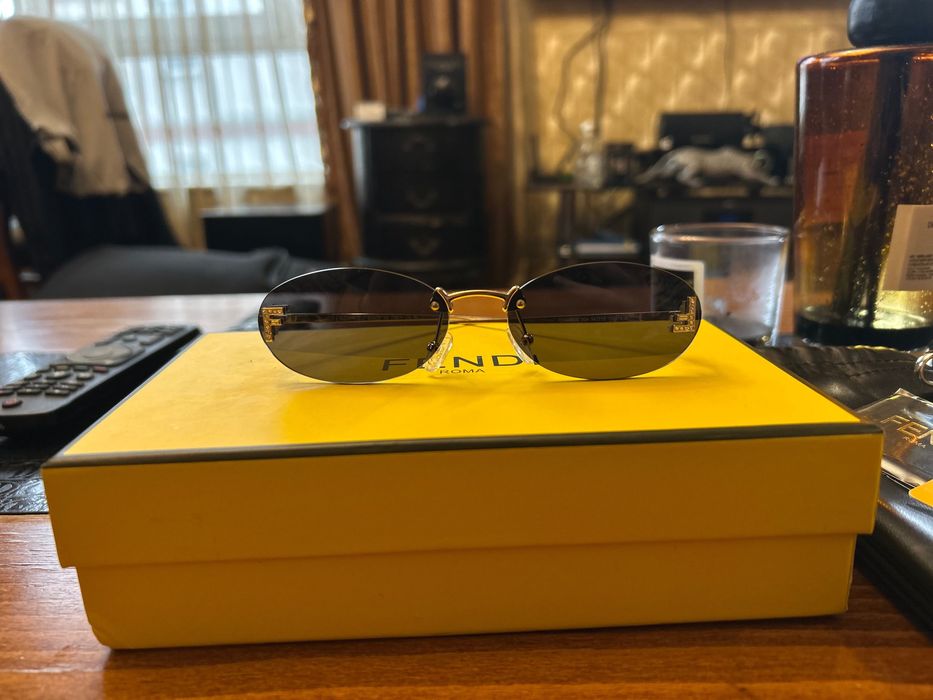 Слънчеви очила fendi