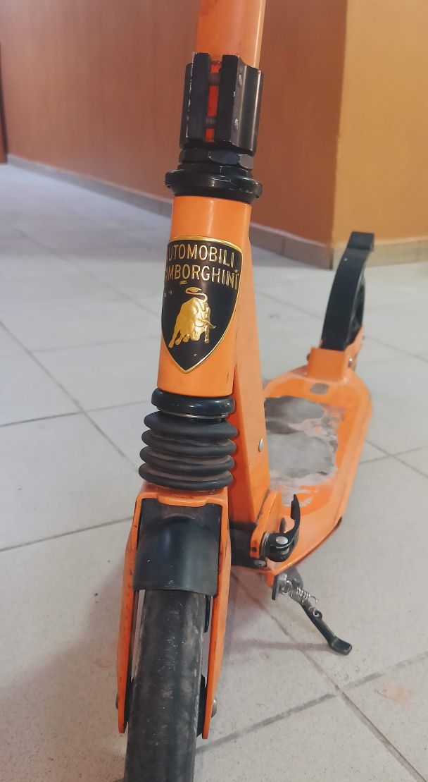 Самакат Lamborghini