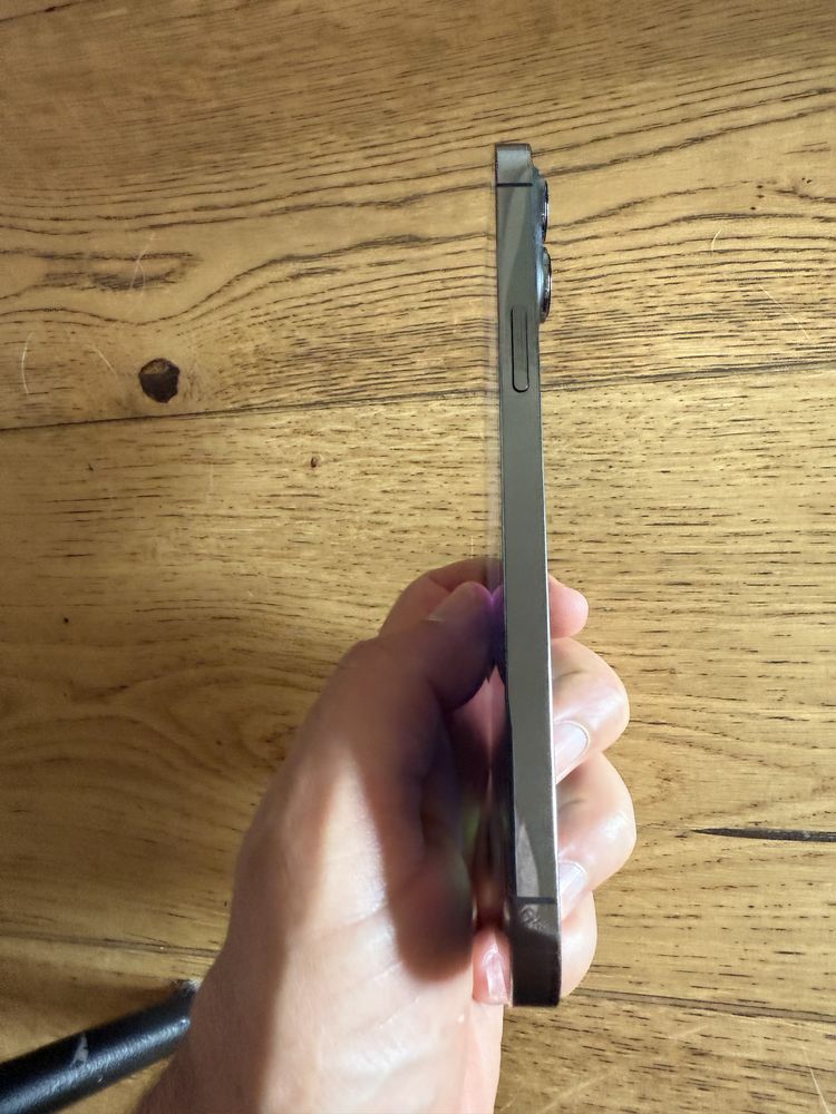 iPhone 13 pro max 87% батерия
