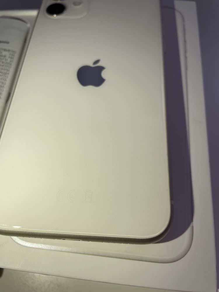 iPhone 11 128GB в гаранция