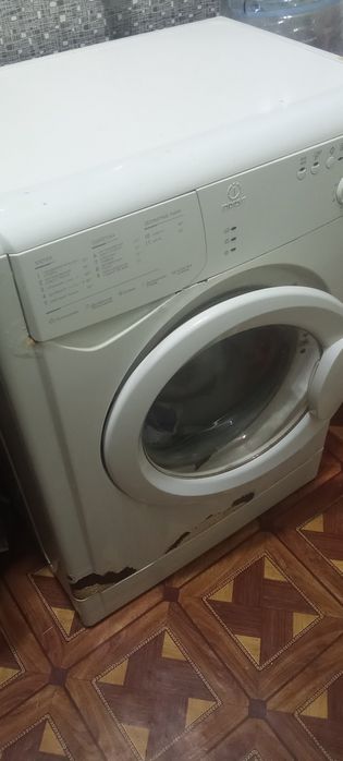 Стиральная машина Индезит б/у,рабочая