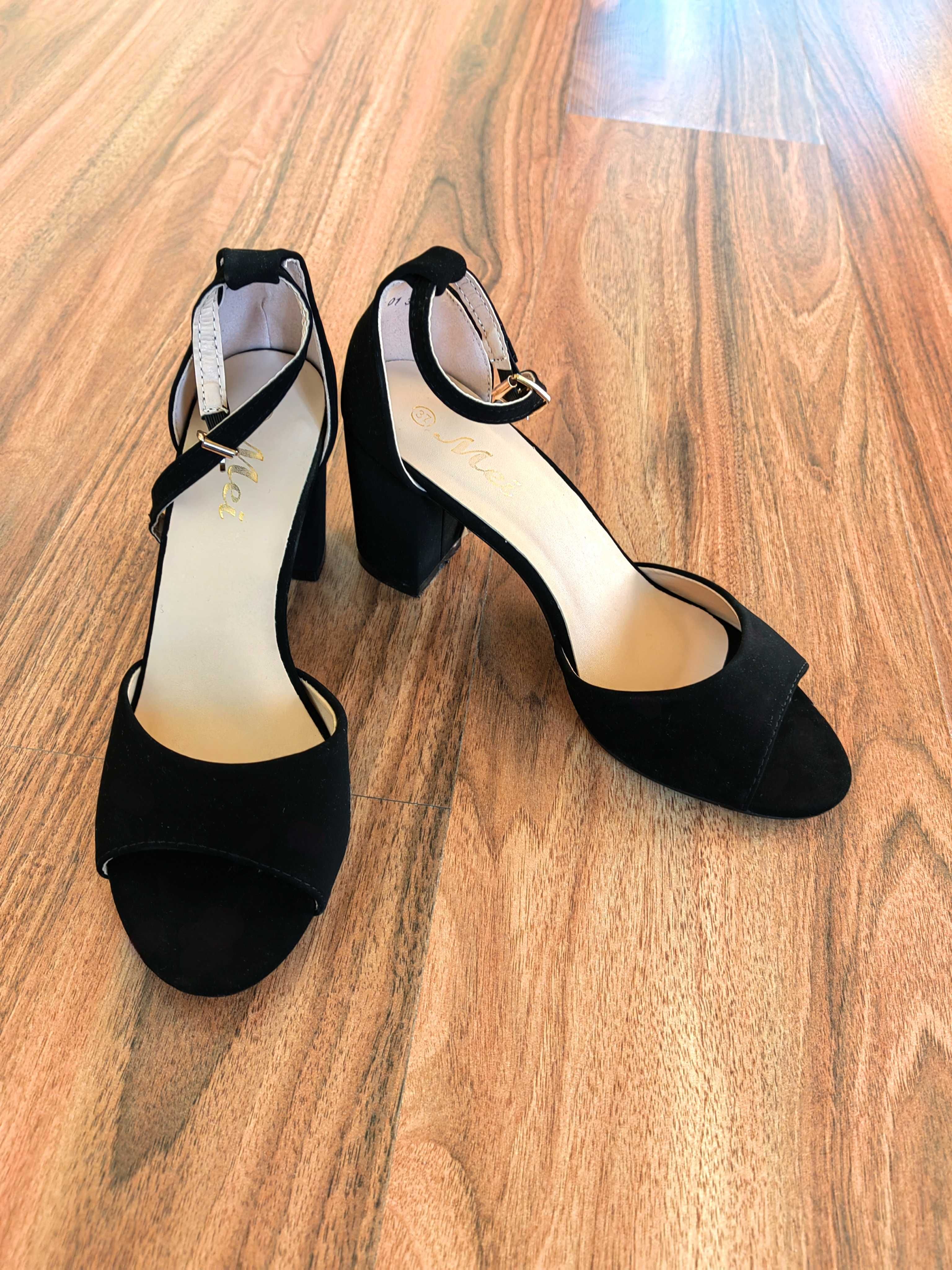 Sandale elegante negre toc pătrat