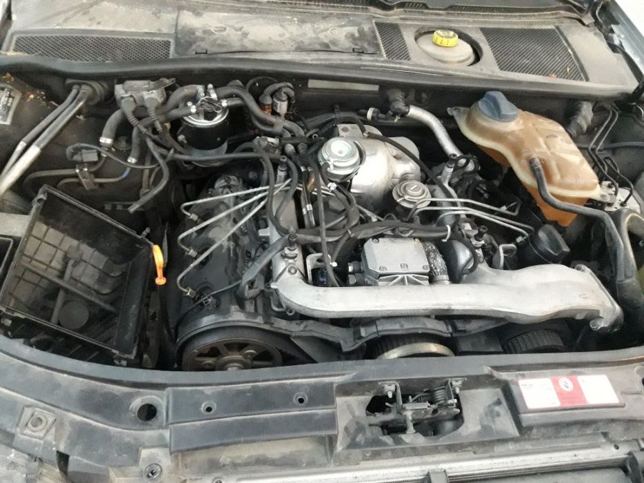 Ауди А6 Audi A6 99г комби 2.5тд автоматик фейслифт само на части