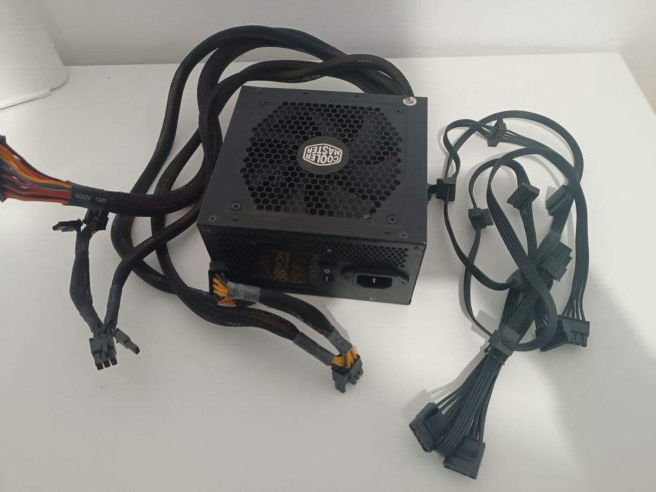 Sursa Cooler Master 750w 80+Bronze Semimodulara
