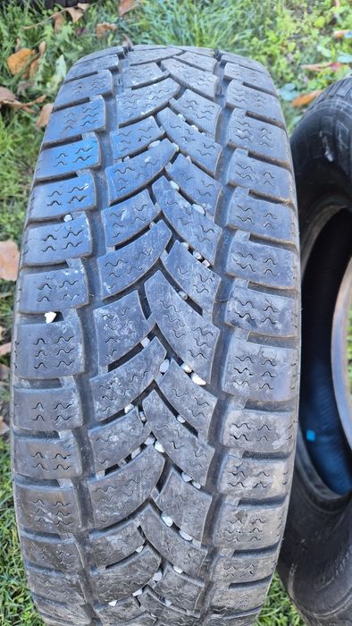 215 70 15 с 2бр зимни гуми вредстеин 7мм граифер без лепенки дот 16