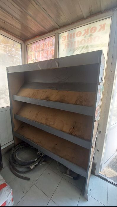 Срочно продам стелажи