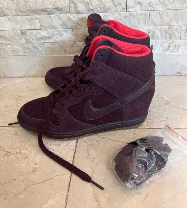 Нови маратонки / кецове Nike Dunk Sky Hi със скрита платформа