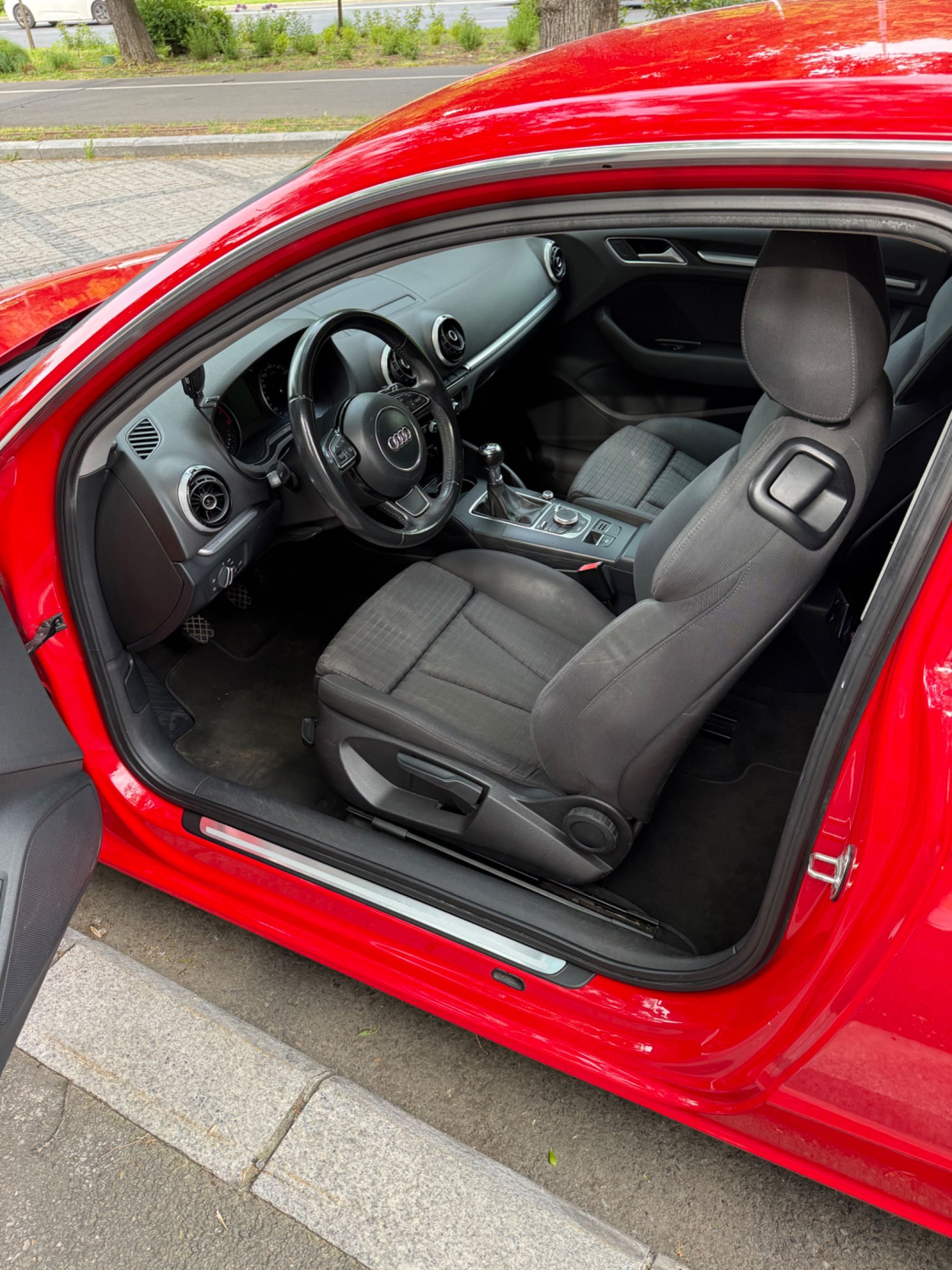 Audi A3 rosu, 87.000 km, foarte bine intretinut