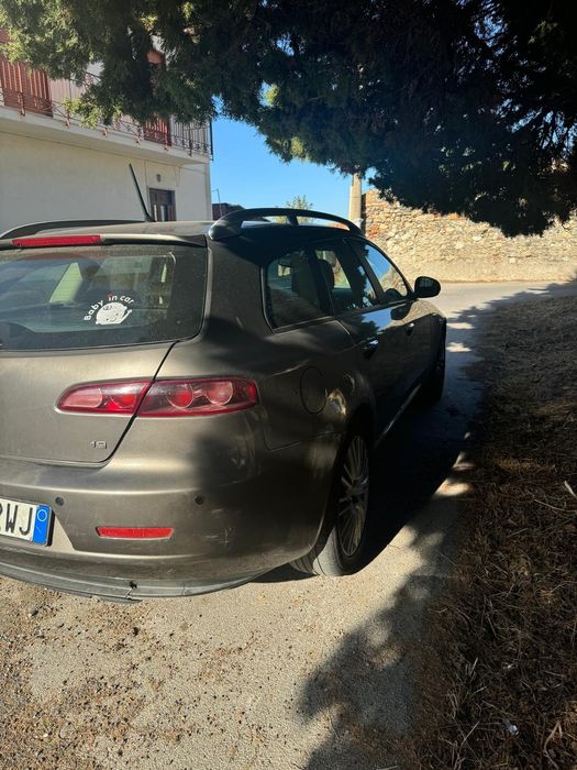 Vând mașină alfaromeo159