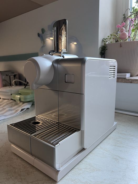 Aparat cafea DeLonghi Nespresso