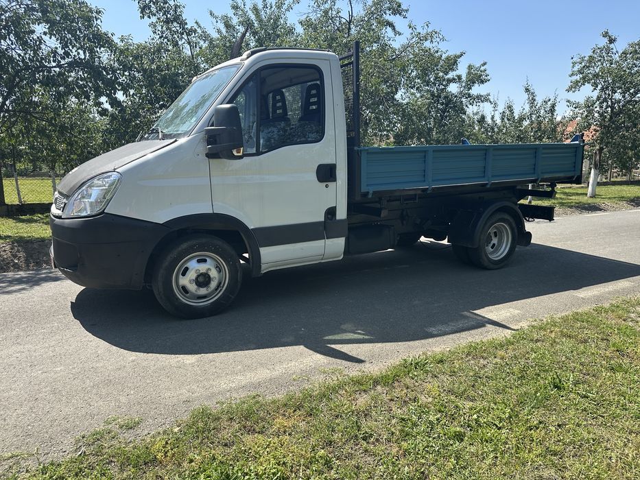 Vand Iveco daily  an 2013-2.3D rate fixe doar cu buletinul tbi bank