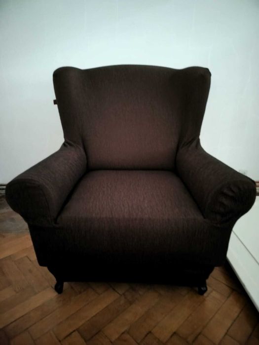 Fotoliu tip Wingback mov deschis spre gri cu husă maro