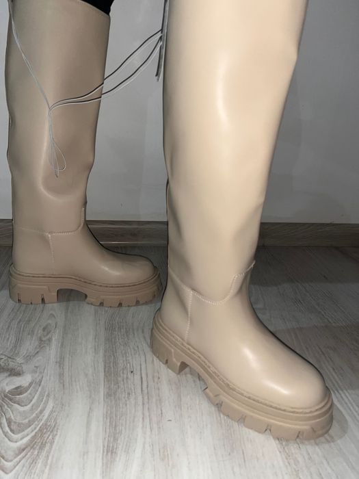 Дамски зимни бежови ботуши