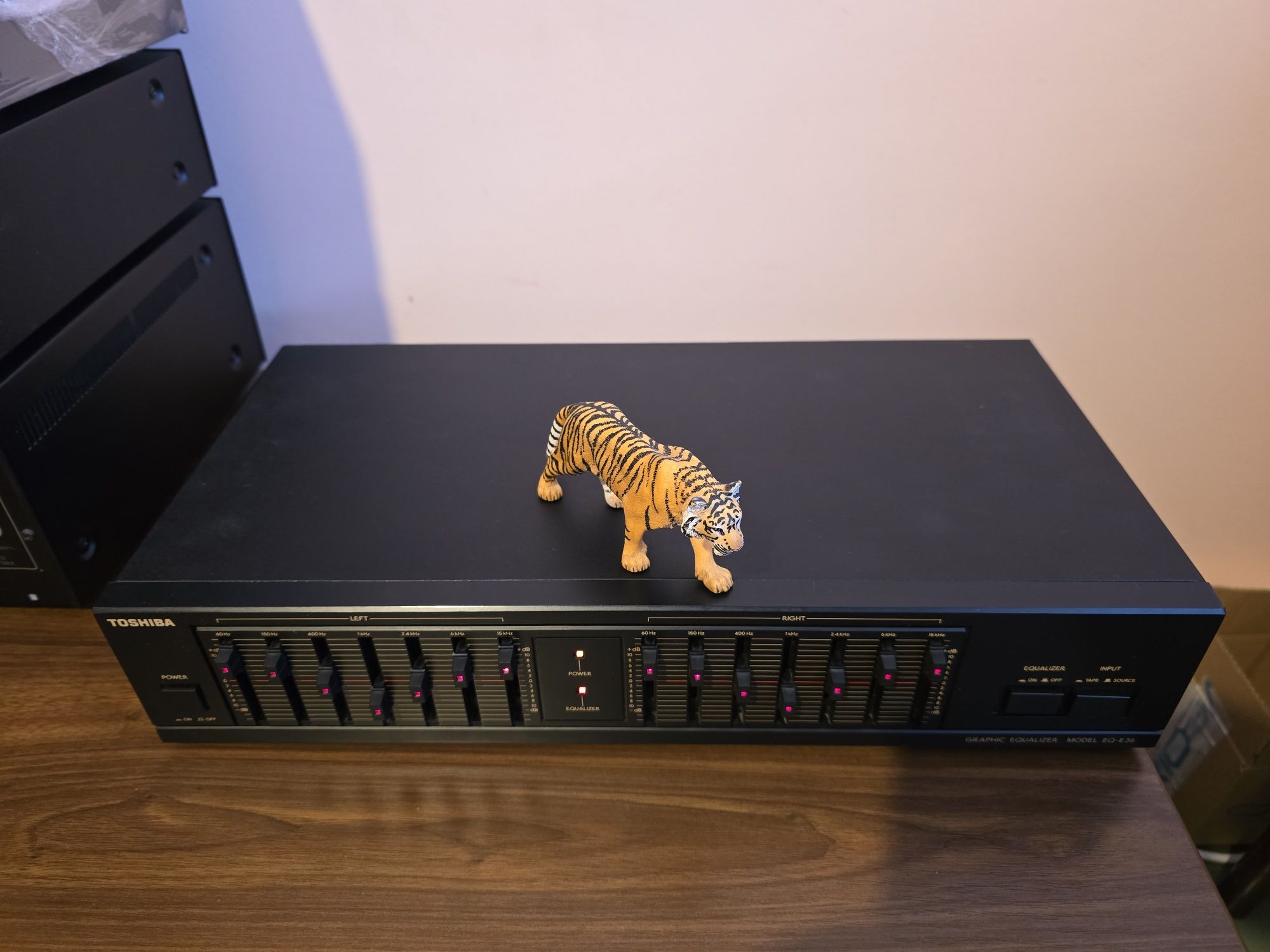 Toshiba EQ-E36. Egalizator superb, 2 × 7 benzi. Japan. Preț fix !